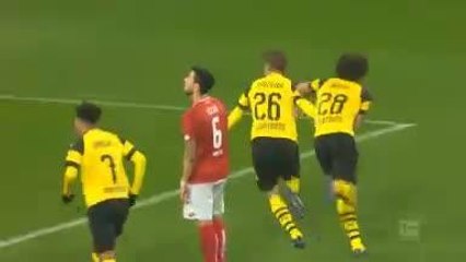 12e j. - Le magnifique enroulé de Piszczek offre la victoire au Borussia