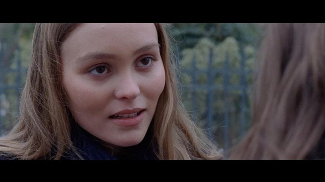 Bande-annonce L'homme fidèle : Lily-Rose Depp déclare la guerre à Laetitia Casta pour l'amour de Louis Garrel