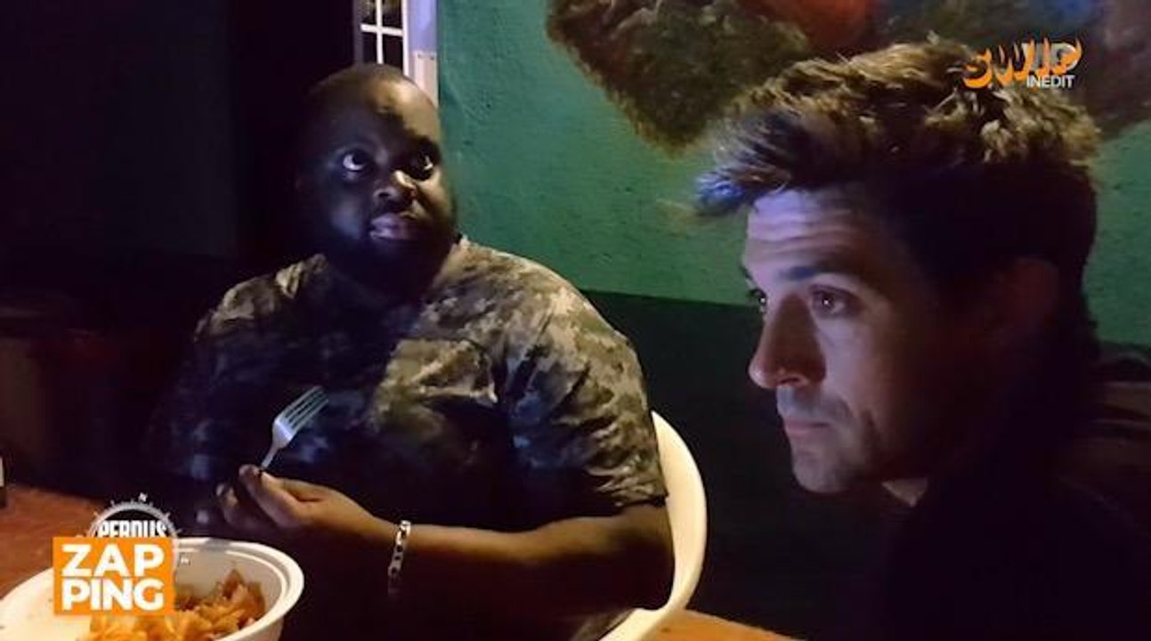 Perdus au milieu de nulle part, Jean-Pascal Lacoste et Issa Doumbia sont pris de panique par d'effrayants cris d'animaux sauvages