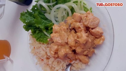 Estrogonofe de frango com champignon