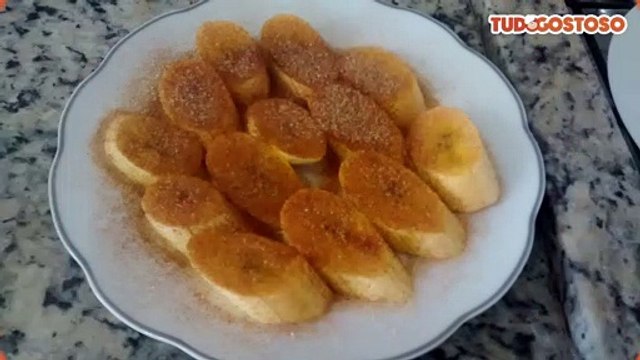 Banana de microondas com canela e açúcar