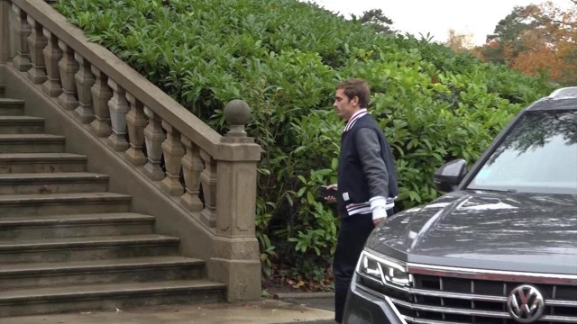 Bleus - L'arrivée des joueurs à Clairefontaine