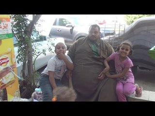 بطل مصر في التايكوندو يفترش الرصيف بسبب داء الفيل