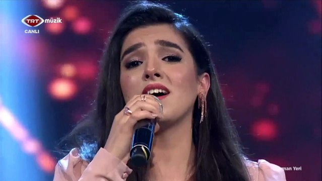 Senem Akdemir / Mendilim işle yolla