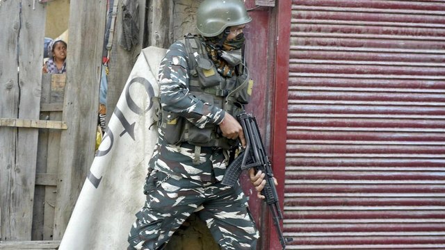 JK: Encounter continue in Pulwama, 2 terrorists under siege