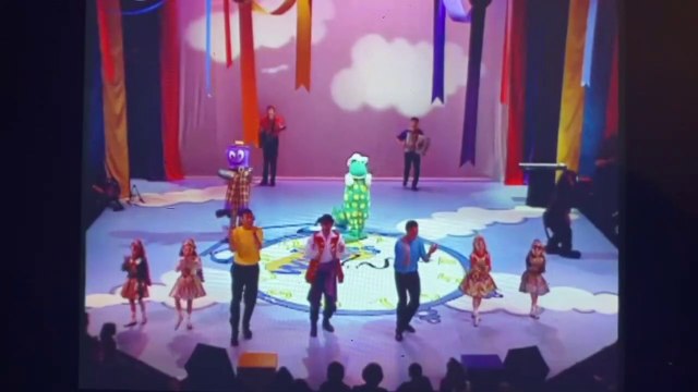 The Wiggles- Nya Nya Nya (Live 1996/1997)