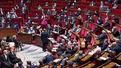 Γαλλία: Η κυβέρνηση Μακρόν θα επιδιώξει να «τσαντίσει» τους ανεμβολίαστους