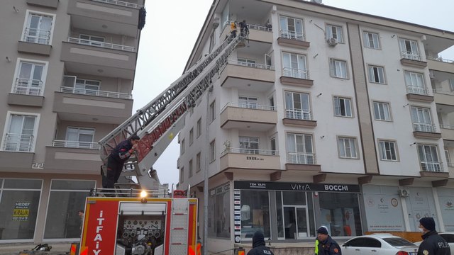 Kilis'te yangın: 5 kişi mahsur kaldı