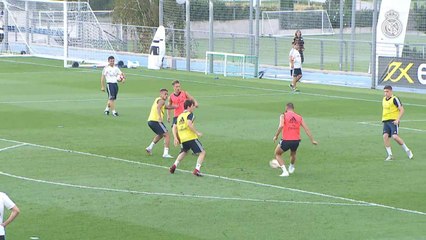 Real Madrid - Benzema, Mariano et Vinicius régalent à l'entraînement