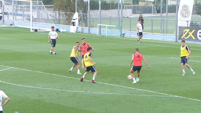 Real Madrid - Benzema, Mariano et Vinicius régalent à l'entraînement