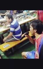 Gara Gara Orang Ini Heboh Satu Kapal !!!!