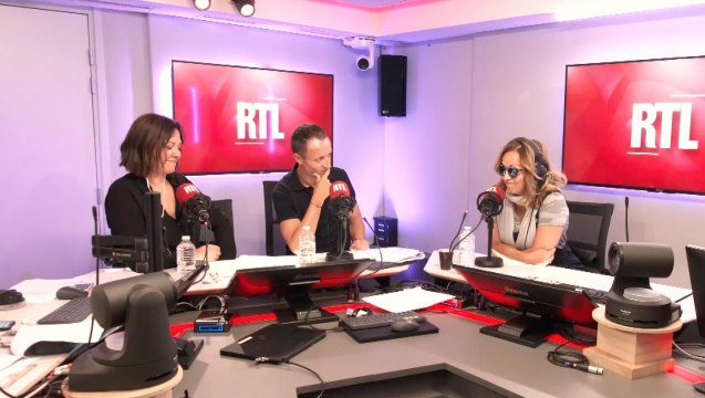 Ça a été un tournant déterminant dans ma vie : Hélène Ségara, émue, raconte comment sœur Emmanuelle l'a empêchée d'arrêter de chanter