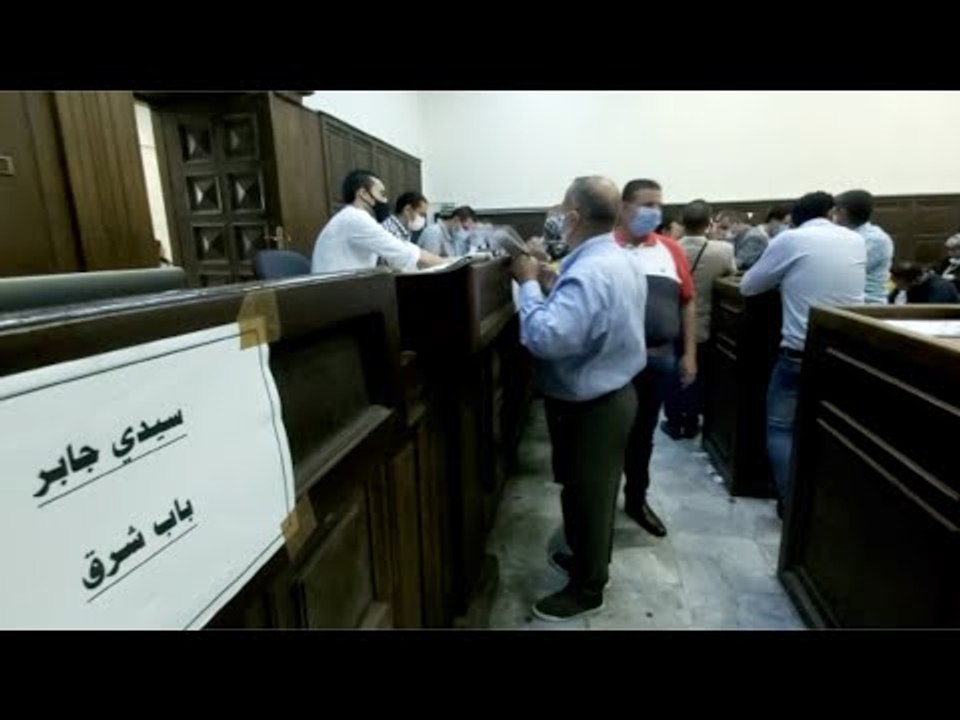 تقديم أوراق الترشح لانتخابات مجلس النواب بالإ...