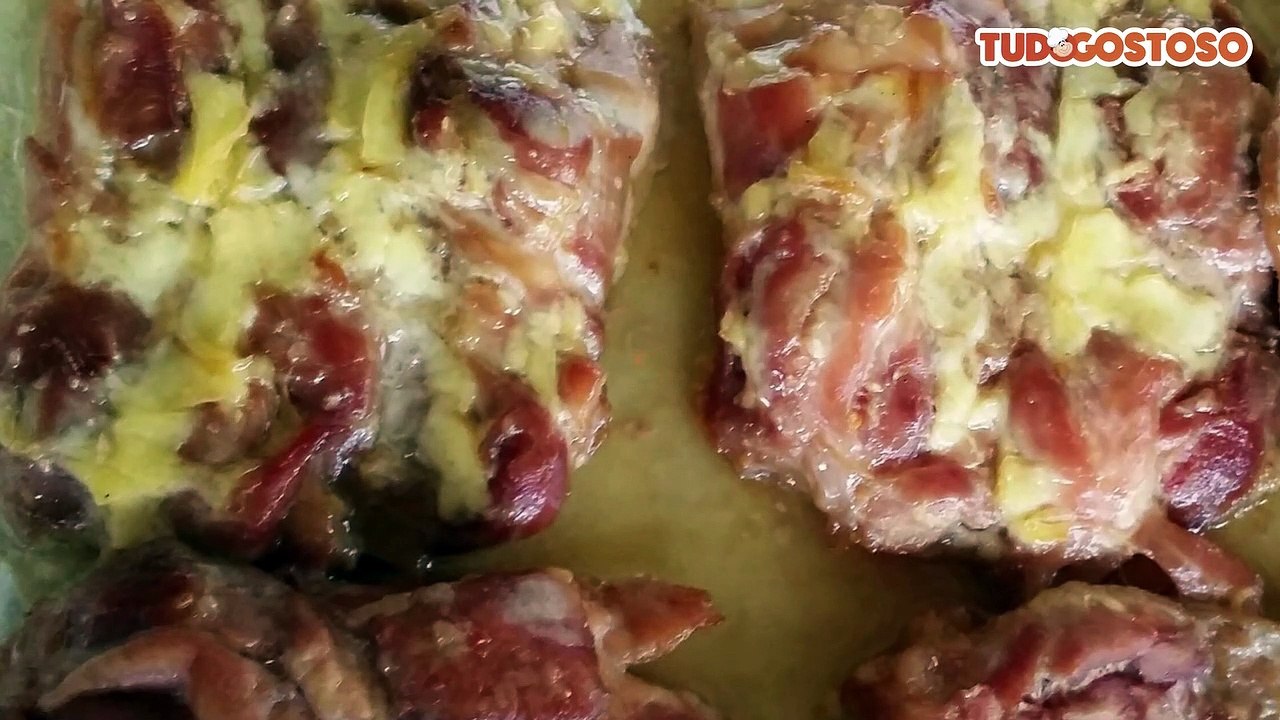 Coxas e sobrecoxas assadas com creme de cebola