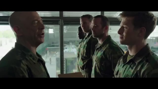 Braqueurs d'élite : braquage difficile pour JK Simmons et son équipe de supers soldats (bande-annonce)