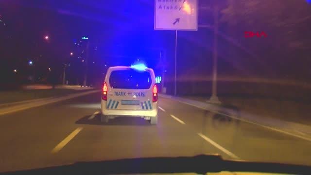Son dakika haberleri... 'DUR' İHTARINA UYMAYAN ALKOLLÜ CİP SÜRÜCÜSÜ, TRAFİK POLİSLERİNİN ÜZERİNE ARAÇ SÜRDÜ; 4 GÖZALTI