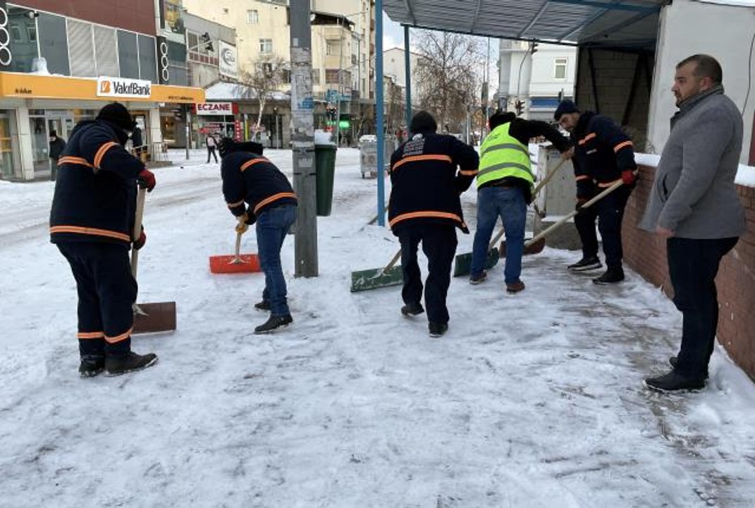 Doğu Anadolu'da kar ve soğuk hava etkili oldu