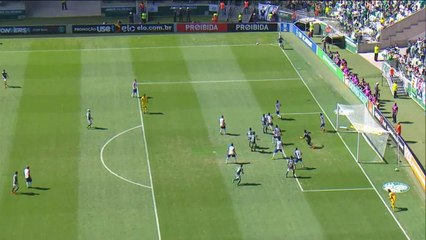 Football : La sublime frappe de Lucas Lima pour Palmeiras