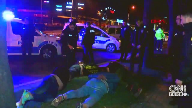 'Dur' ihtarına uymayan alkollü cip sürücüsü, trafik polislerinin üzerine araç sürdü