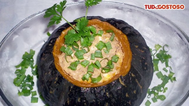Abóbora recheada com carne moída