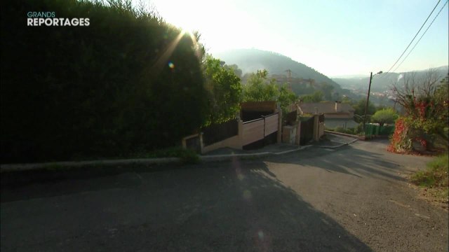 Grands reportages (TF1) : cet homme vit un enfer en vivant juste à côté... d'un circuit de course automobile !