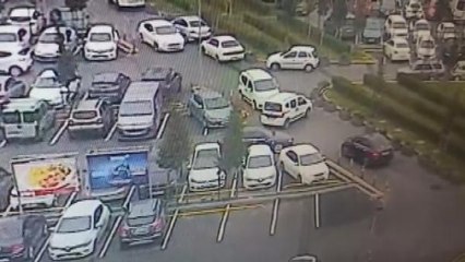 Son Dakika | İBB Gençlik ve Spor Müdürünün yol verme kavgası kamerada