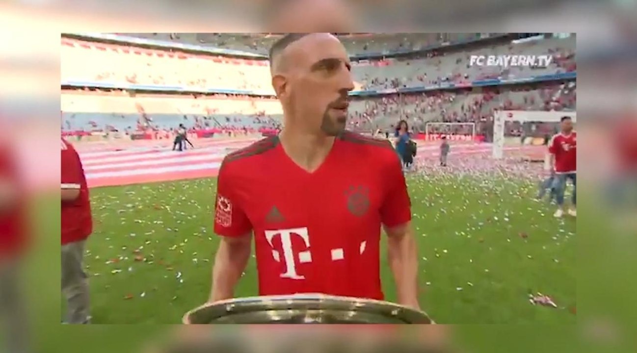 La bourde de Ribéry, la chute d'un ramasseur de balles... Le Zapping Web