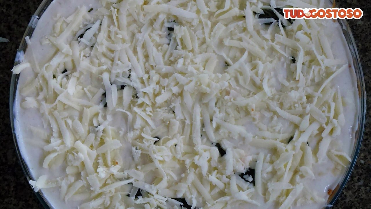 Escondidinho de mandioca com recheio de frango