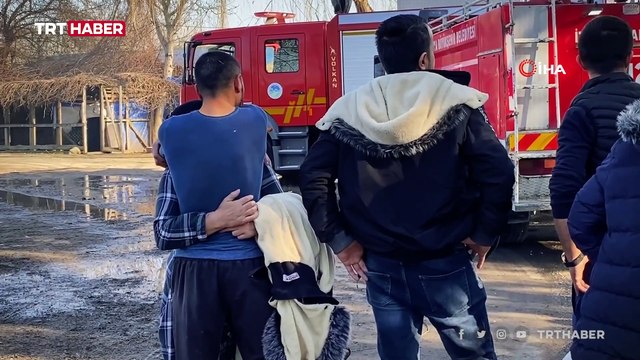 Evlerinin yanışını gözyaşlarıyla izlediler