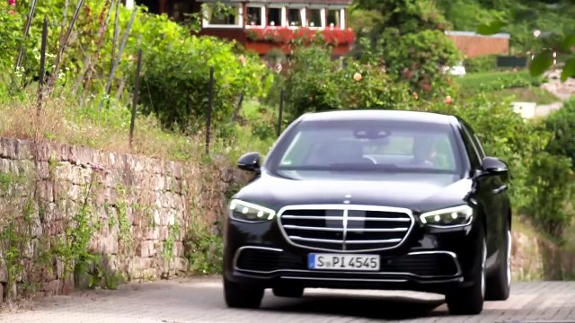 Mercedes warns owners of fire risk it can't fix