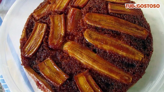 Bolo invertido de banana