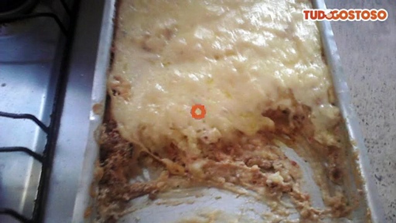 Escondidinho de carne moída e creme de leite