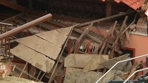 Atraspados dos trabajadores bajo los escombros tras el derrumbe de un colegio en obras en Gijón