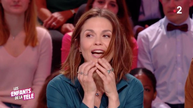 C'était un ratage ! Barbara Schulz hilare et gênée face à des images d'elle ridicule en Alice au pays des merveilles