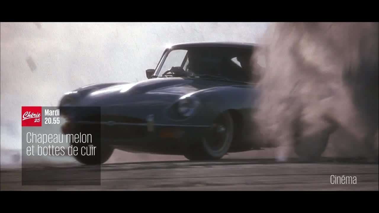 Chapeau melon et bottes de cuir