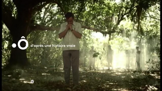 Pieds nus sur le sol rouge - 10 mars