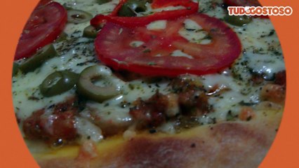 Massa de pizza com máquina de fazer pão