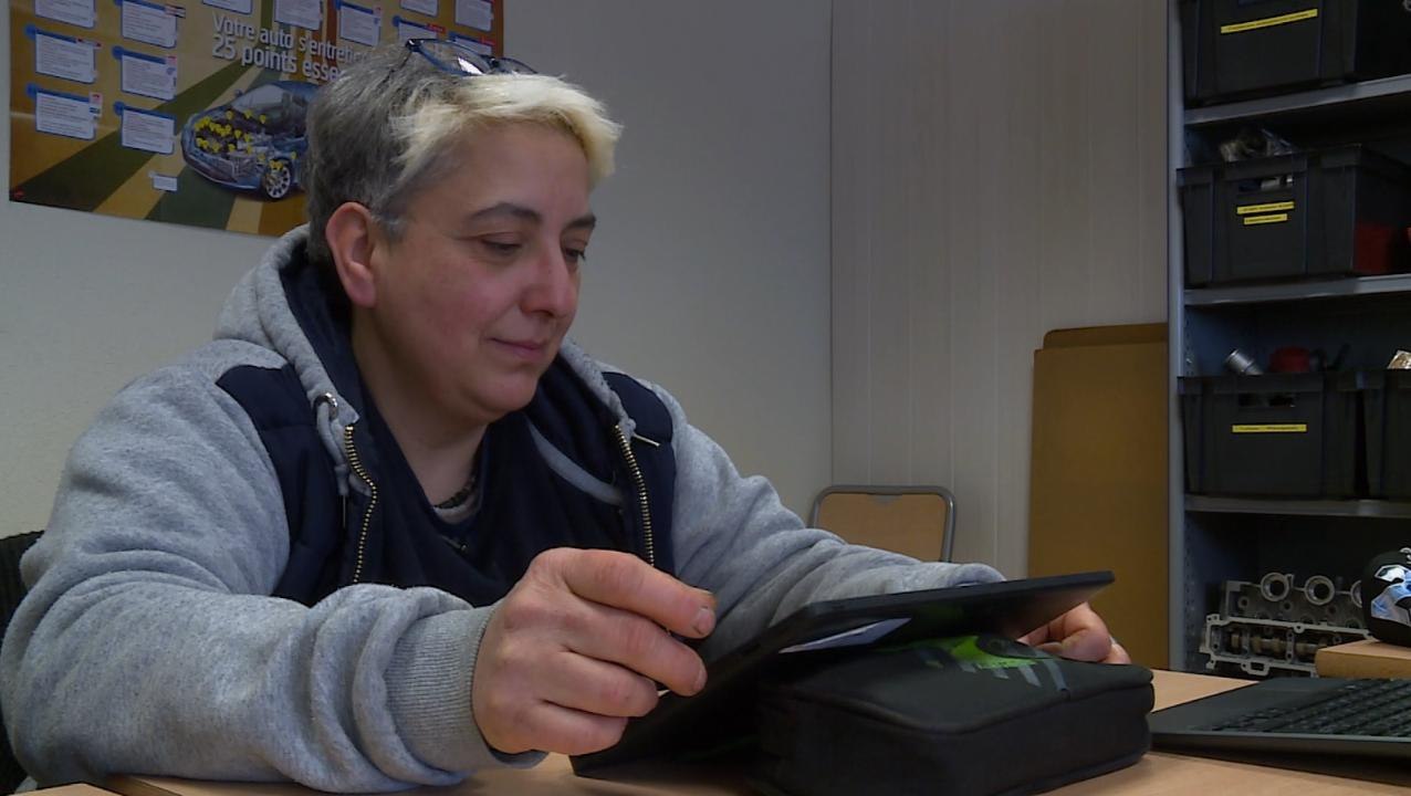 Reportages Découverte (TF1) : cette coiffeuse souhaite devenir... mécanicienne !