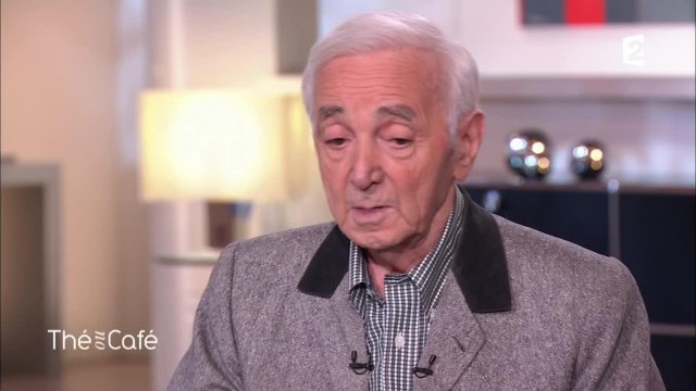 Très ému par le décès de Johnny Hallyday, Charles Aznavour n'a pas regardé ses obsèques mais a décidé de prendre le deuil
