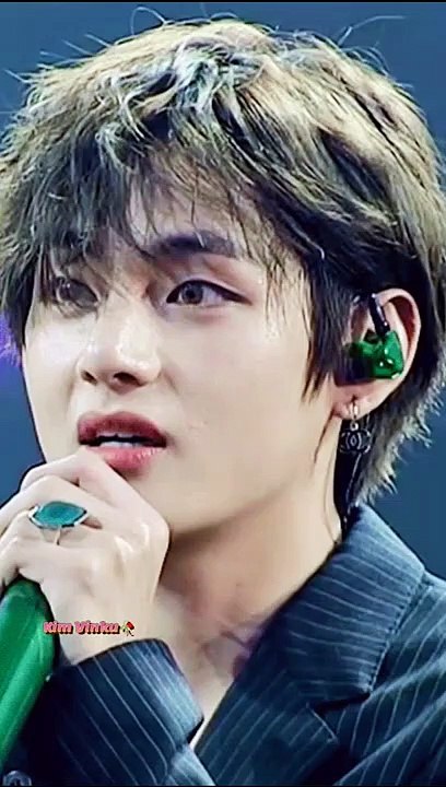 is pyaar me humko pagl na kar chod na------ BTS V