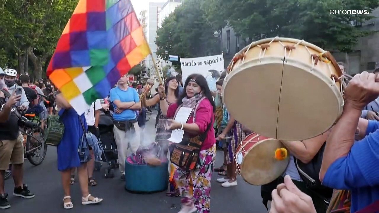 Protestos contra exploração petrolífera em Mar del Plata na Argentina