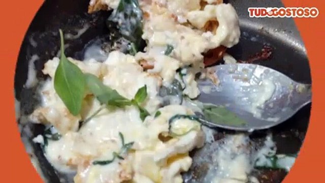 Mexido de ovos com requeijão