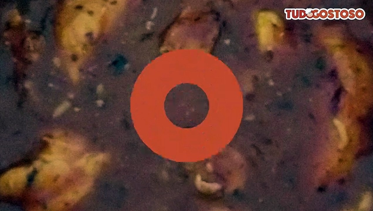 Peito de frango no molho de tomate.