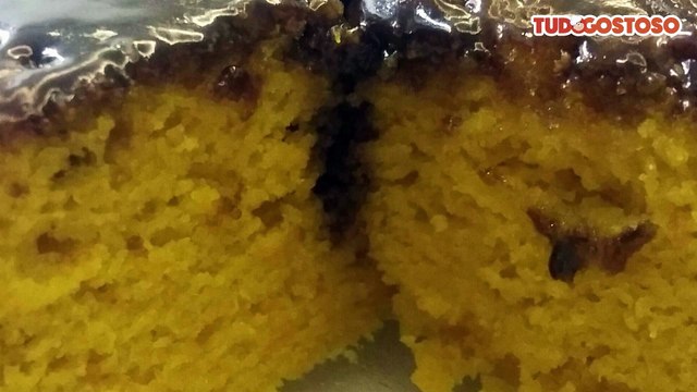 Calda de chocolate fácil para bolo