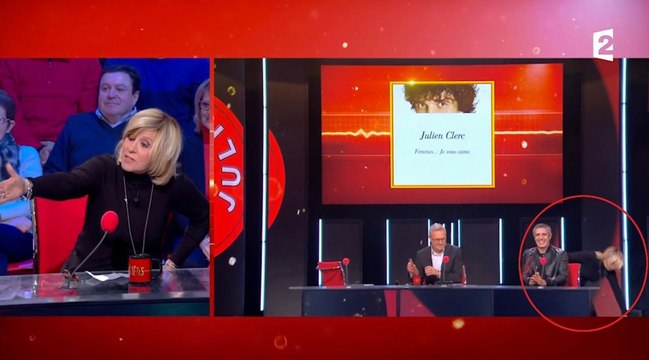 Aie ! Chantal Ladesou chute violemment dans Les Grosses Têtes et provoque un fou rire général !