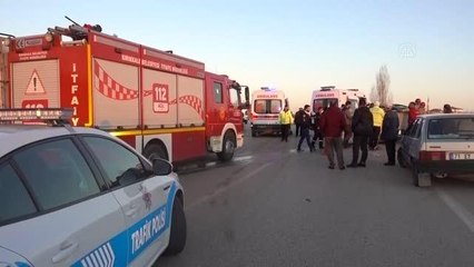 KIRIKKALE - Otomobille hafif ticari araç çarpıştı, 6 kişi yaralandı