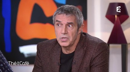 Julien Clerc et les drogues : "Avant 20 ans, c'est une connerie de se mettre au pétard"