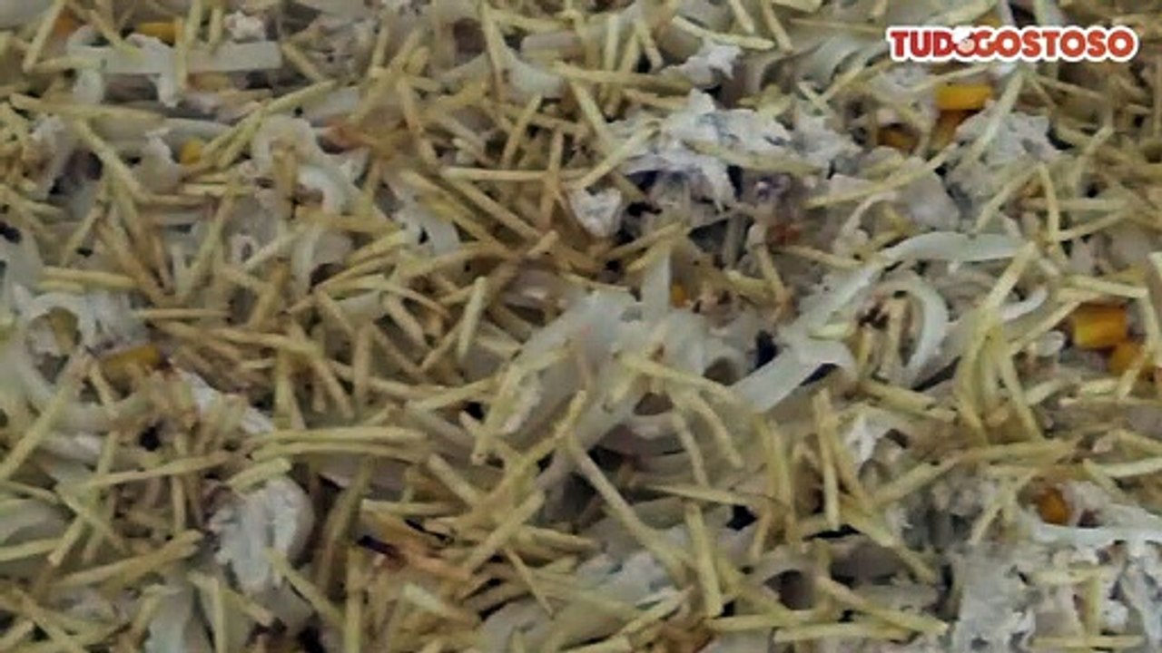 Macarrão com peito de frango e creme de leite