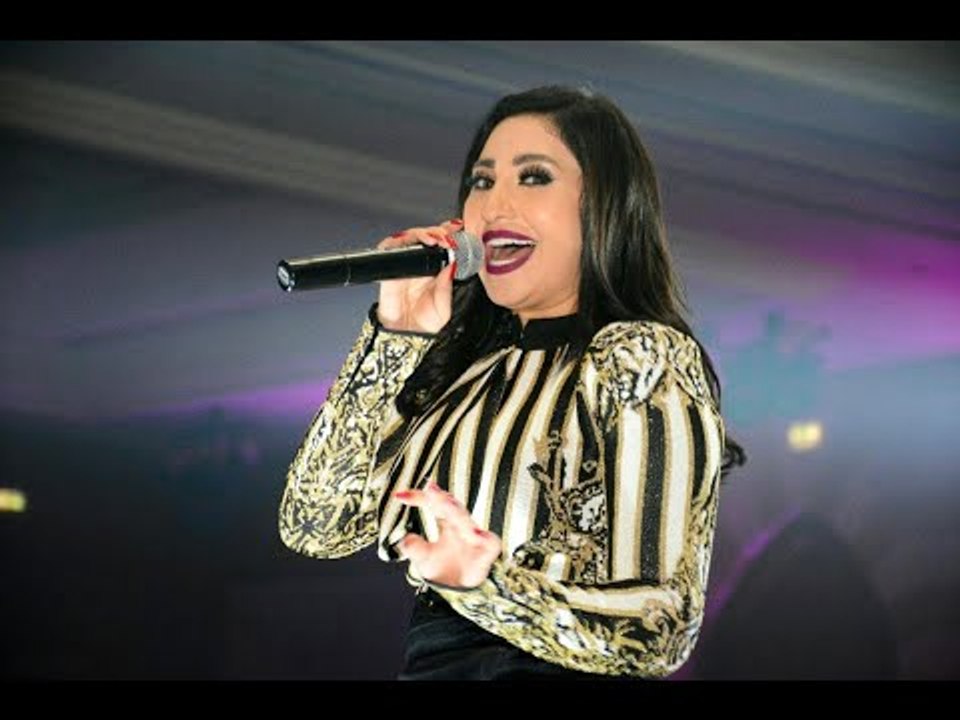 القصة الكاملة لأزمة المطربة بوسي مع أبيها