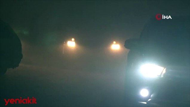 Yoğun sis, görüş mesafesini 5 metreye düştü